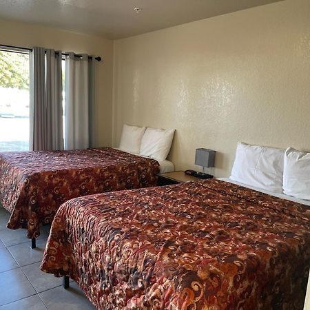 Soledad Motel 8 Exterior foto
