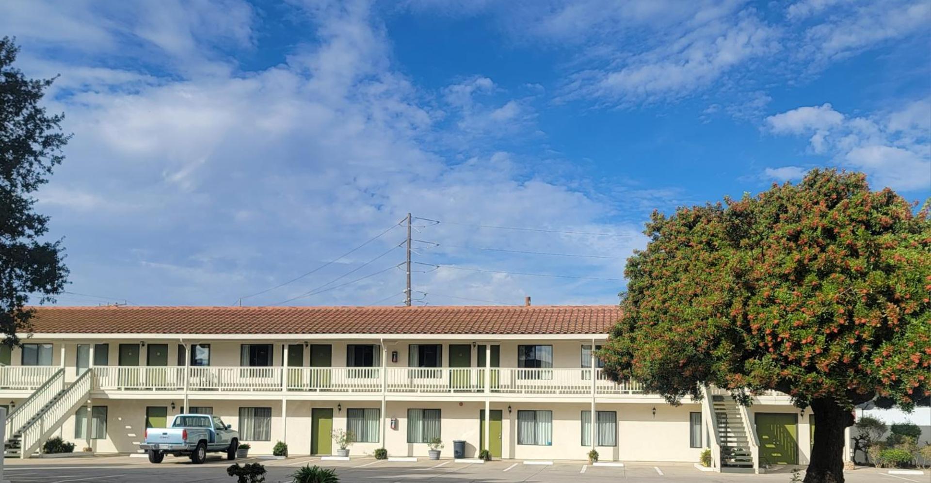 Soledad Motel 8 Exterior foto